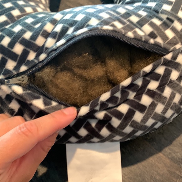 NECK PILLOW - Picture 4 of 4